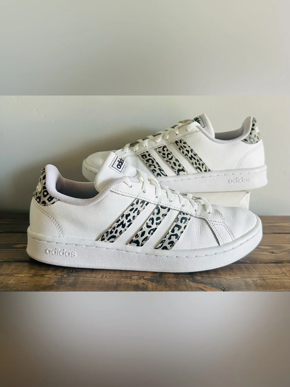 Adidas Women’s Grand Court FW9779 White Cheetah Low Top Sneakers Shoes Size 8